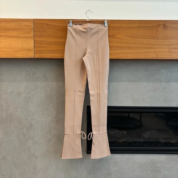 NWOT LOVERS & FRIENDS FARAH LEGGING, SIZES XS